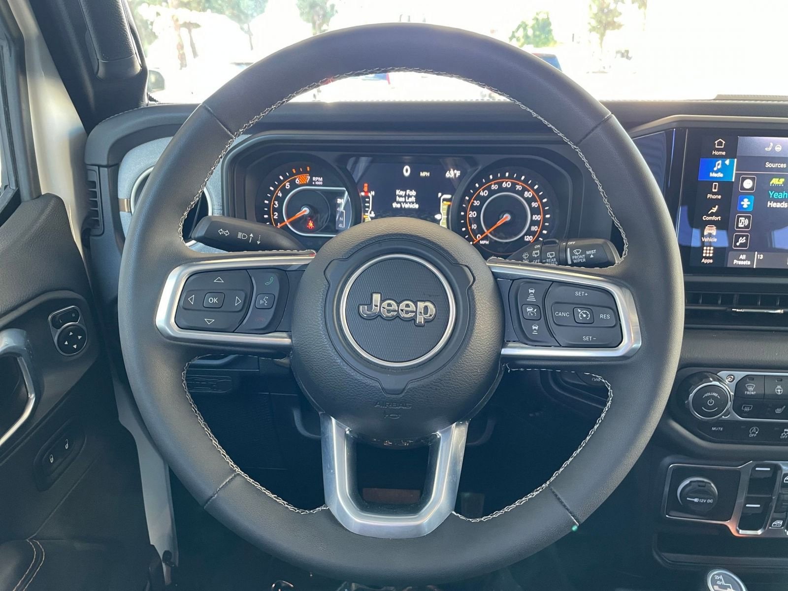 Thumbnail: 2025 Jeep Wrangler - 28