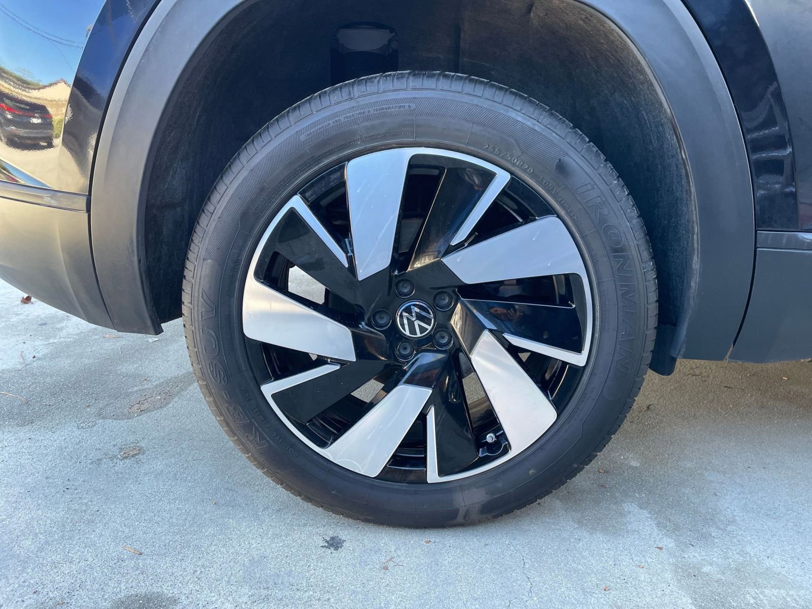 Thumbnail: 2025 Volkswagen Atlas - 30