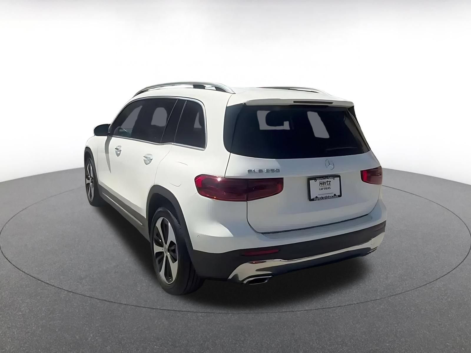 Thumbnail: 2025 Mercedes-Benz GLB - 4