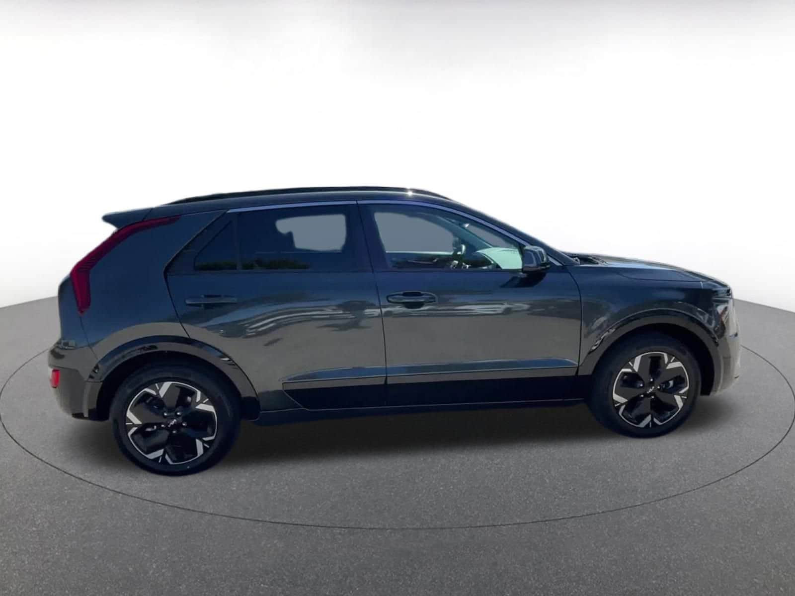 Thumbnail: 2023 Kia Niro - 16