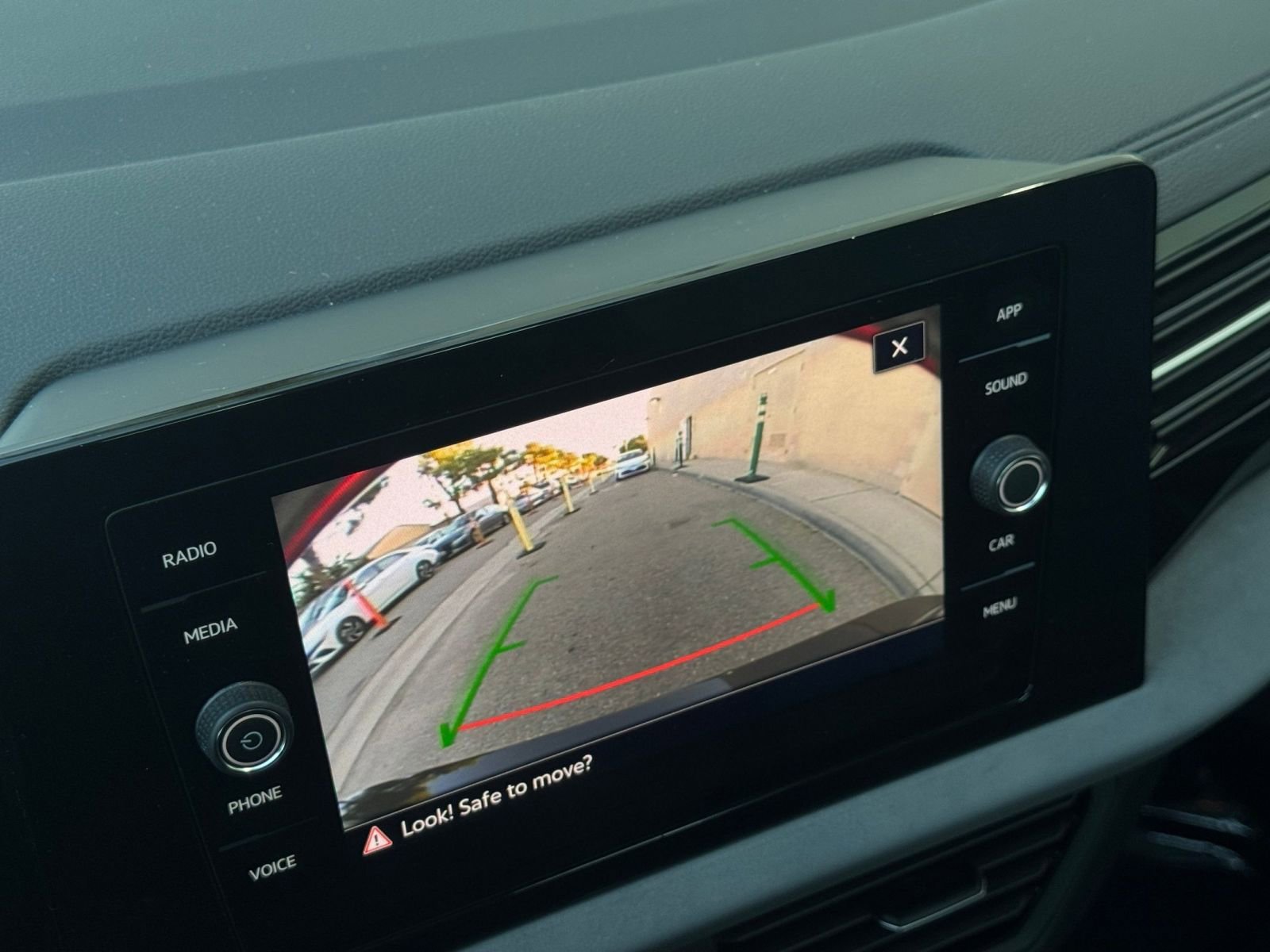 Thumbnail: 2025 Volkswagen Jetta - 17