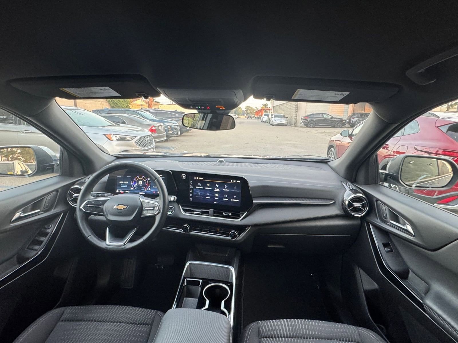 Thumbnail: 2025 Chevrolet Equinox - 32