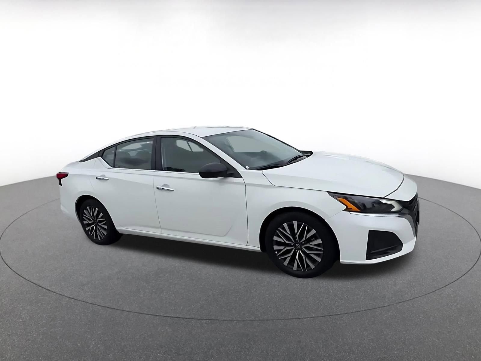 Thumbnail: 2025 Nissan Altima - 2