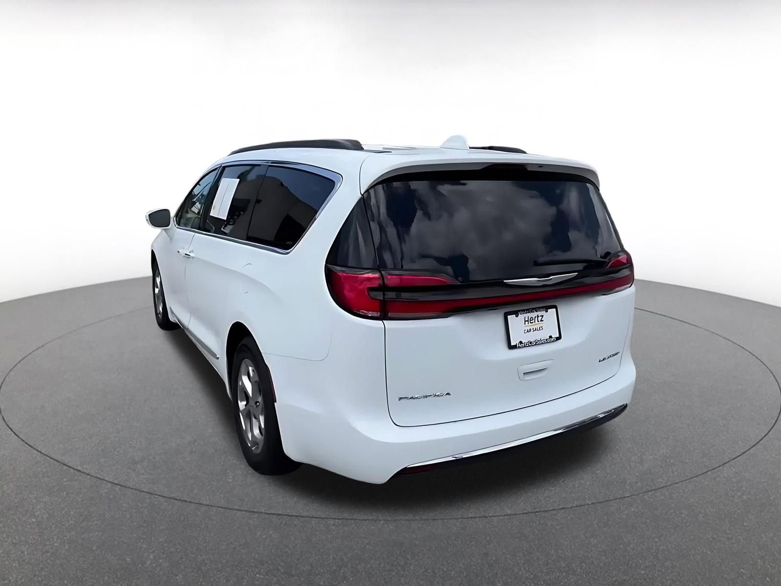 Thumbnail: 2022 Chrysler Pacifica - 11