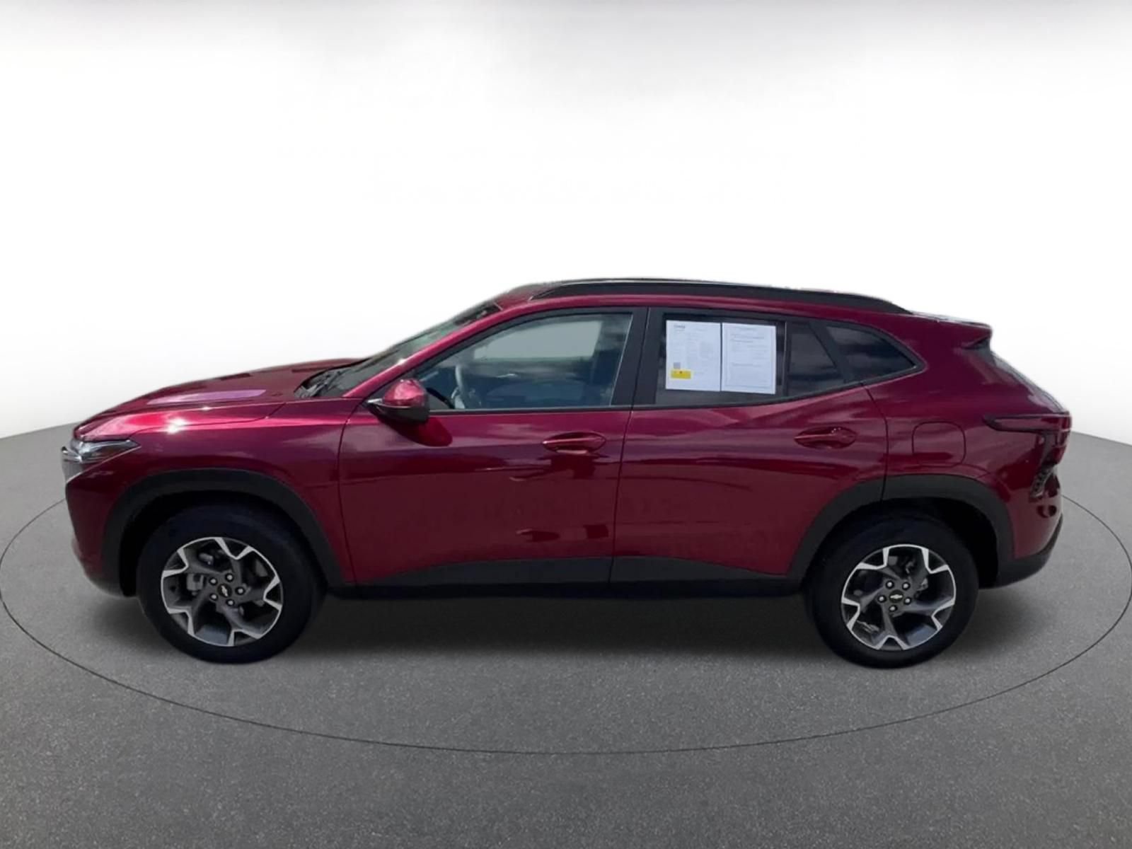 Thumbnail: 2025 Chevrolet Trax - 8