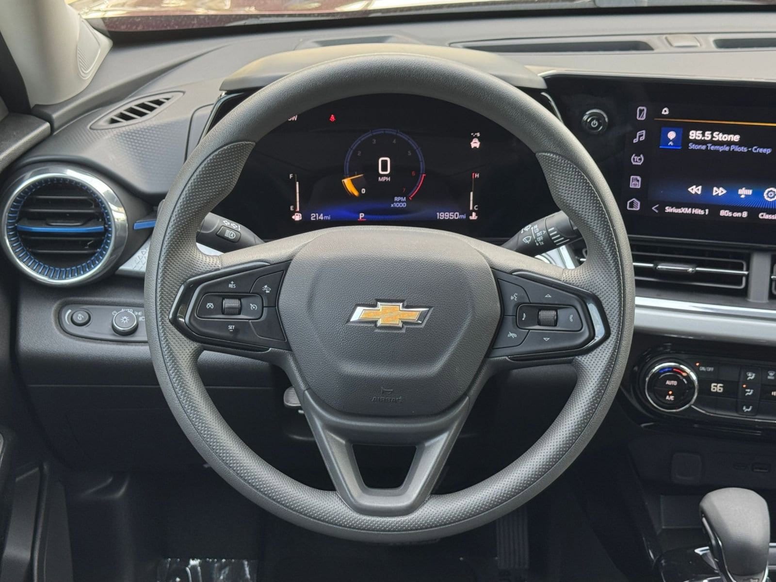 Thumbnail: 2025 Chevrolet Trax - 27