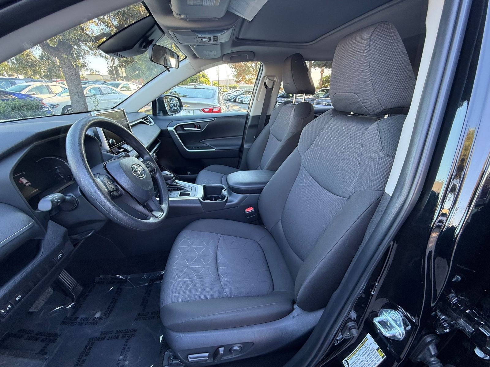 Thumbnail: 2025 Toyota RAV4 - 25