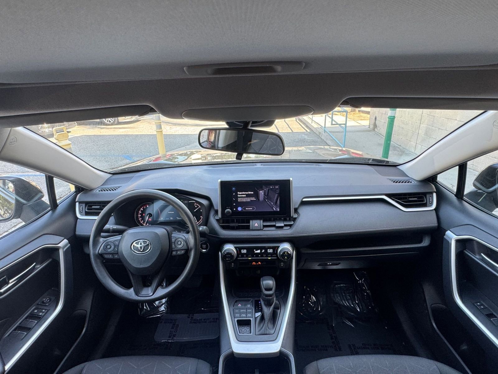 Thumbnail: 2025 Toyota RAV4 - 35