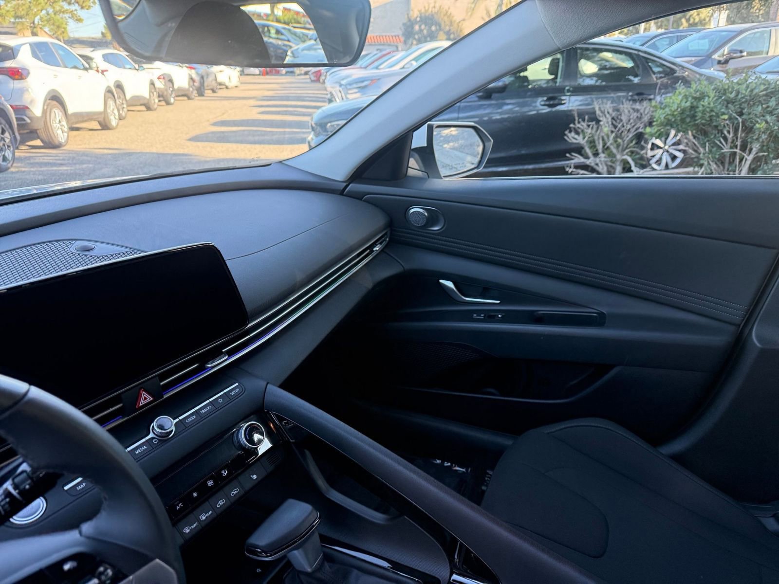 Thumbnail: 2025 Hyundai Elantra - 31