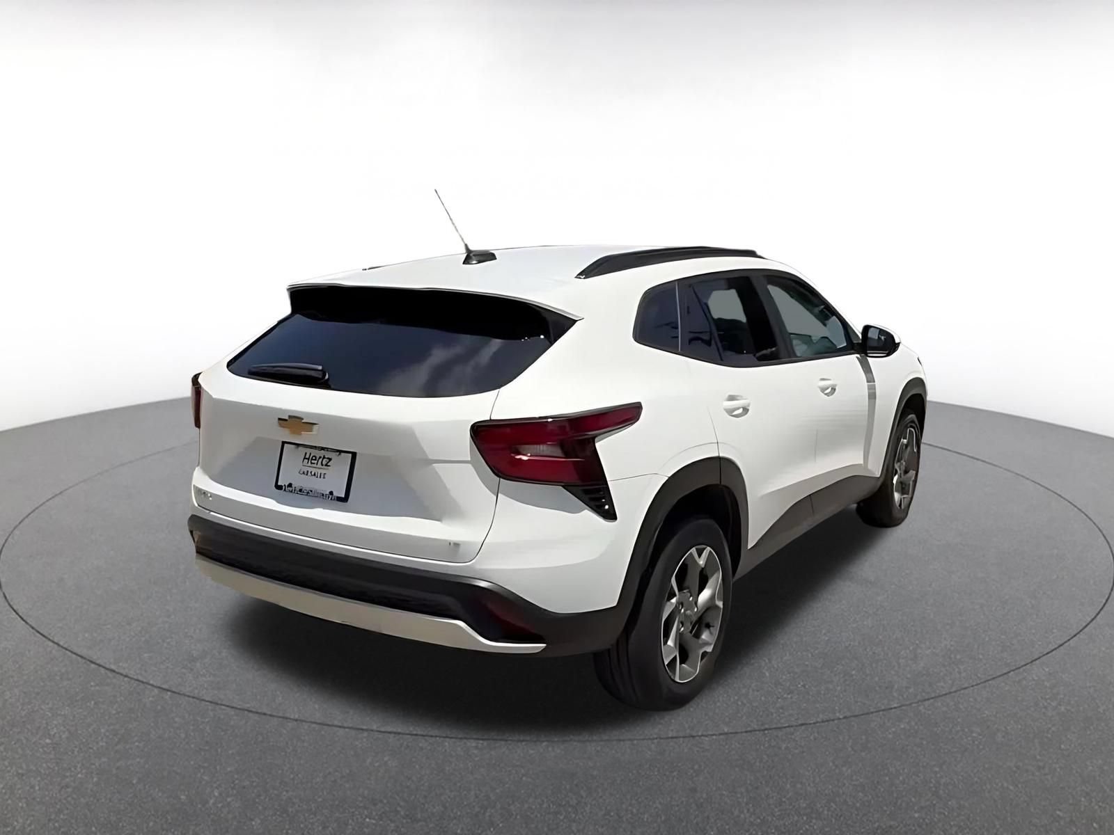 Thumbnail: 2025 Chevrolet Trax - 14