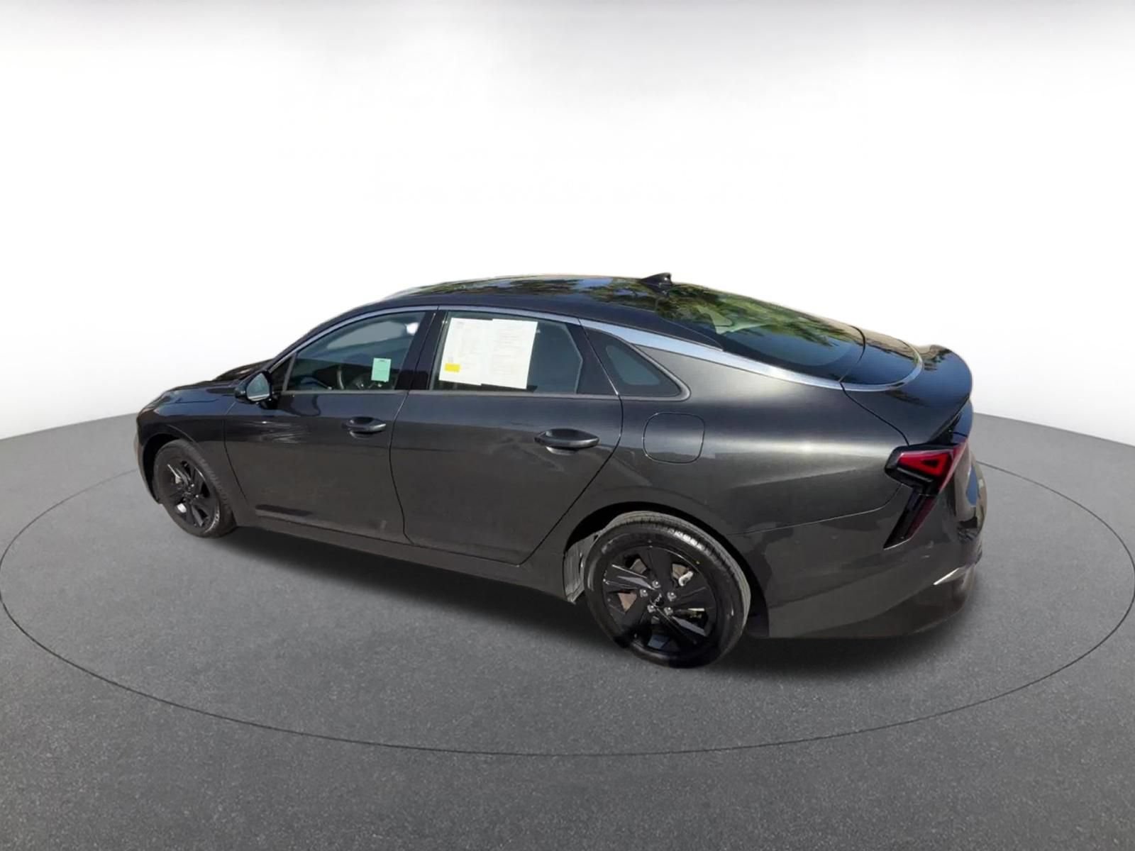 Thumbnail: 2025 Kia K5 - 10
