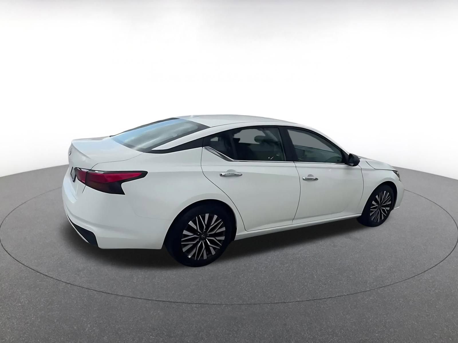 Thumbnail: 2025 Nissan Altima - 15