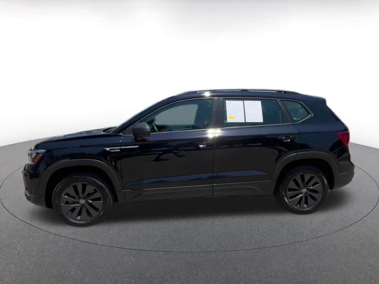 Thumbnail: 2024 Volkswagen Taos - 8