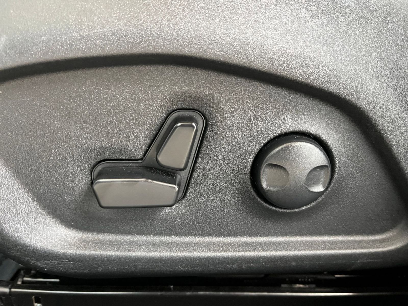 Thumbnail: 2025 Jeep Compass - 23