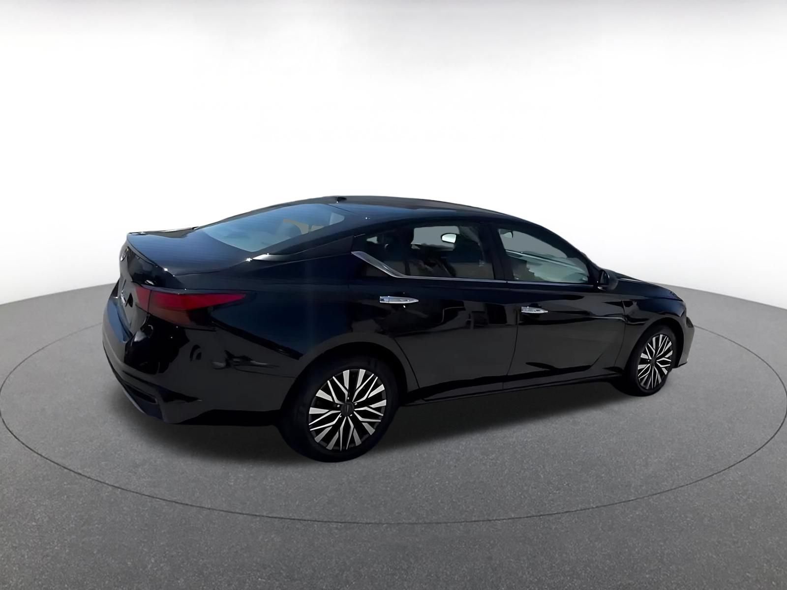 Thumbnail: 2025 Nissan Altima - 15