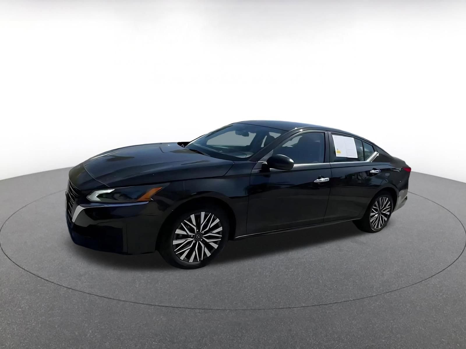 Thumbnail: 2025 Nissan Altima - 8