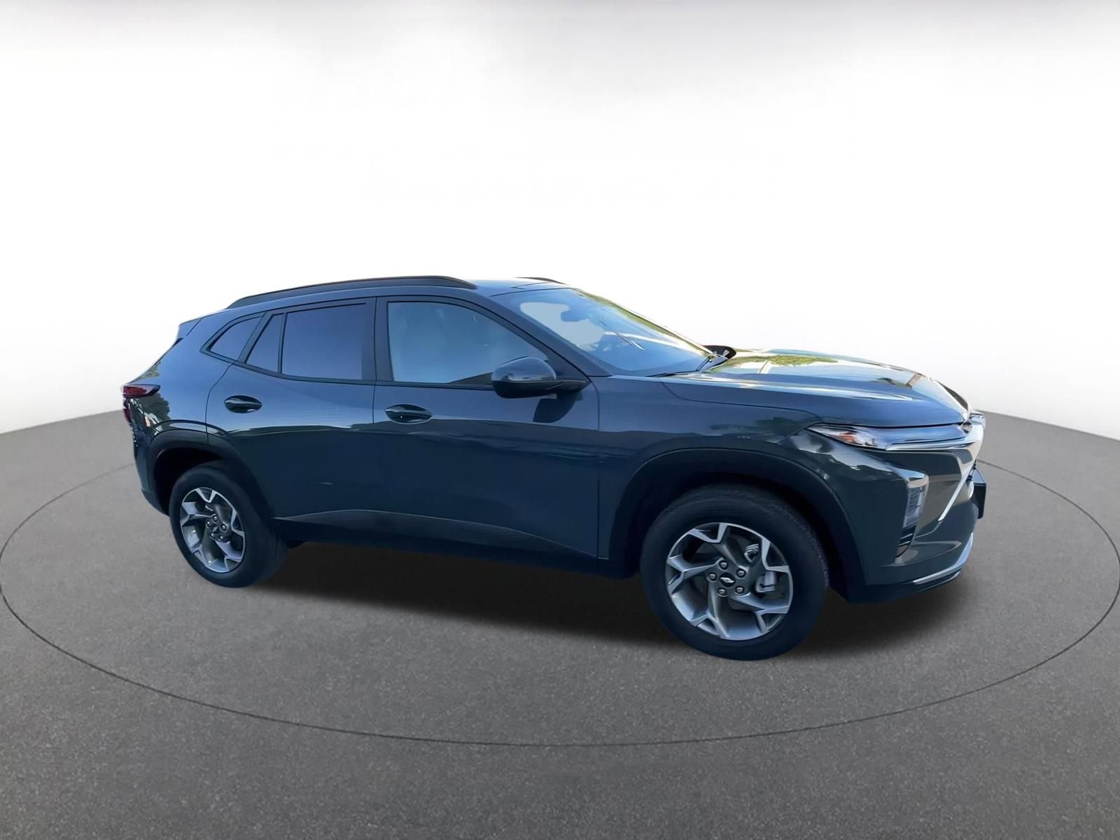 Thumbnail: 2025 Chevrolet Trax - 2