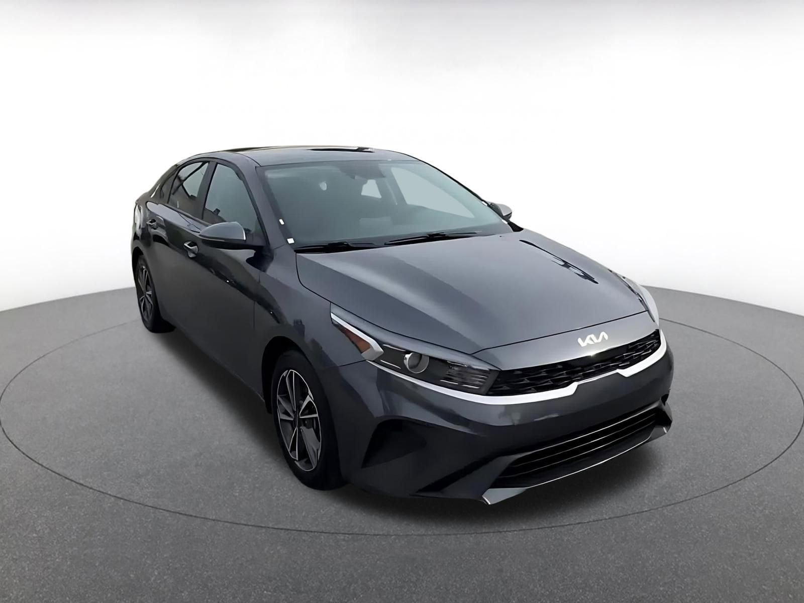 Thumbnail: 2023 Kia Forte - 3