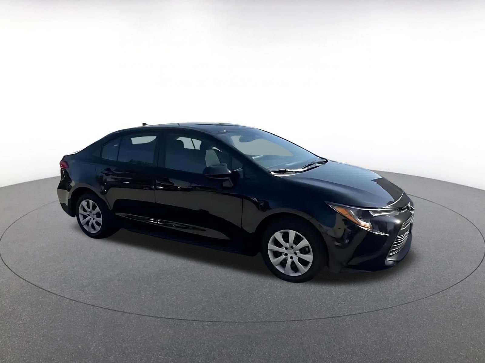 Thumbnail: 2025 Toyota Corolla - 2