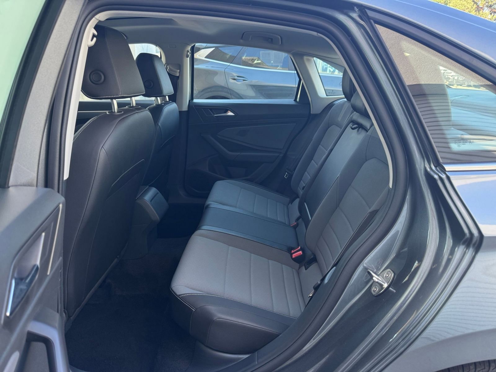 Thumbnail: 2025 Volkswagen Jetta - 24