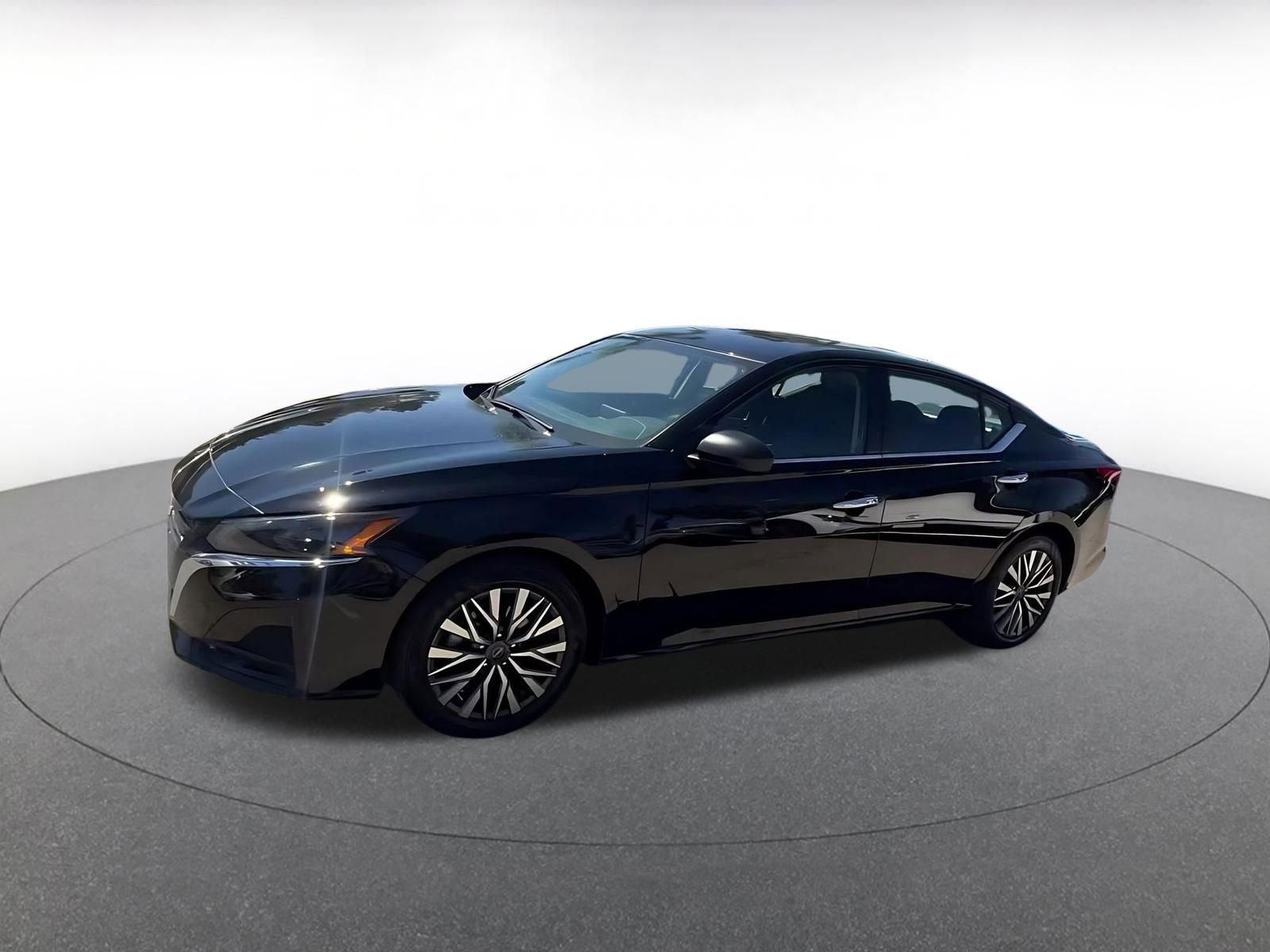 Thumbnail: 2025 Nissan Altima - 8