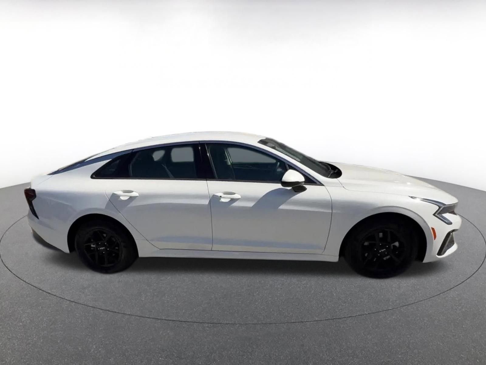 Thumbnail: 2025 Kia K5 - 16