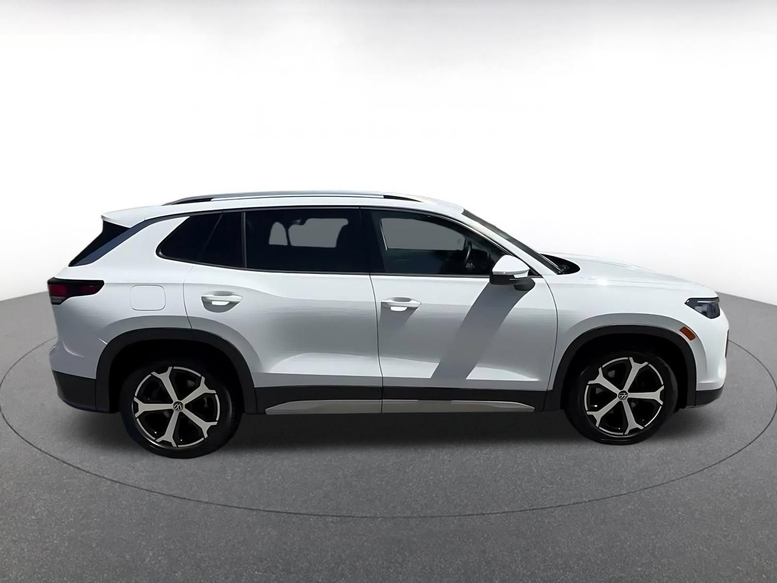 Thumbnail: 2026 Volkswagen Tiguan - 13