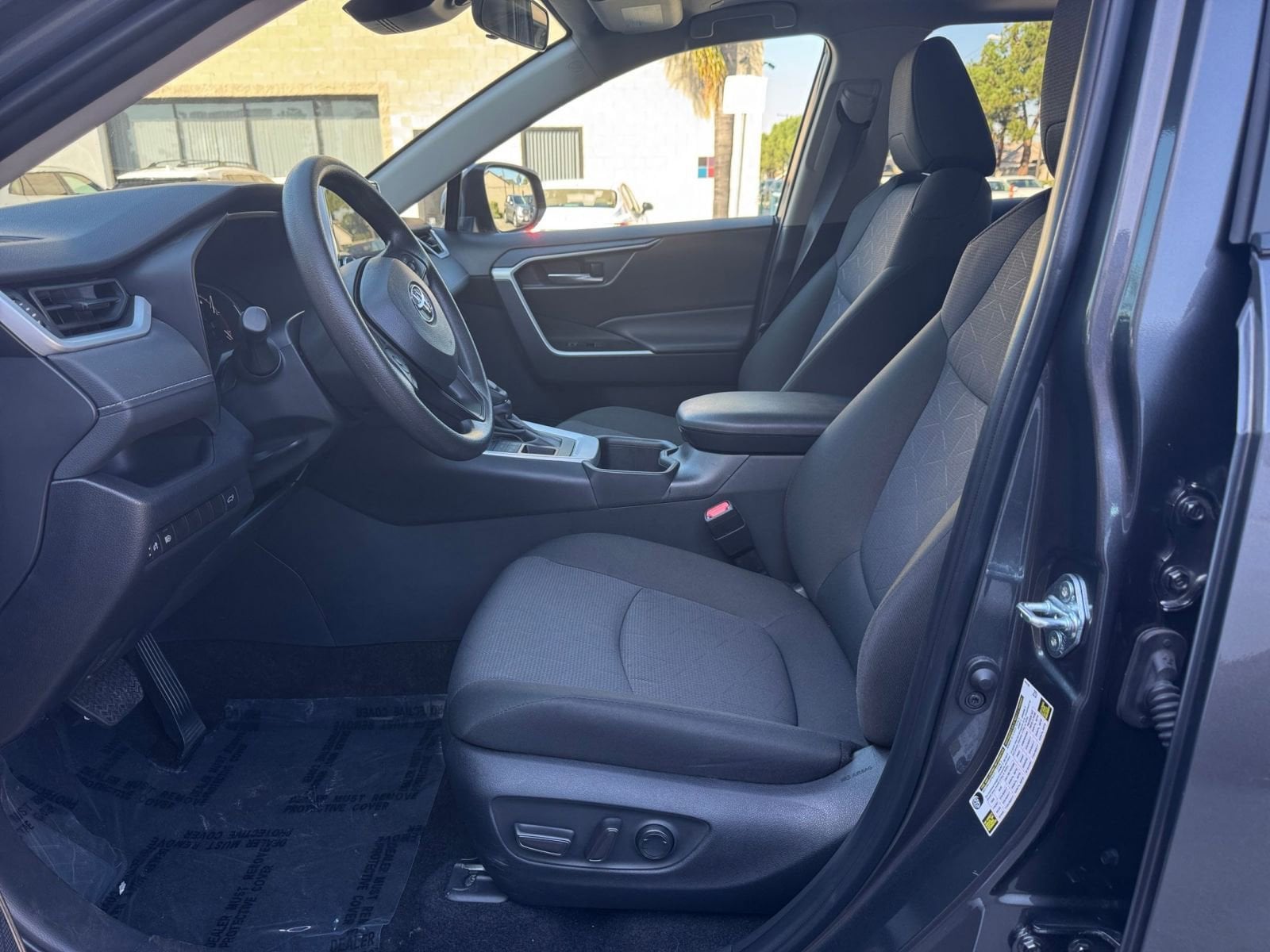 Thumbnail: 2025 Toyota RAV4 - 28