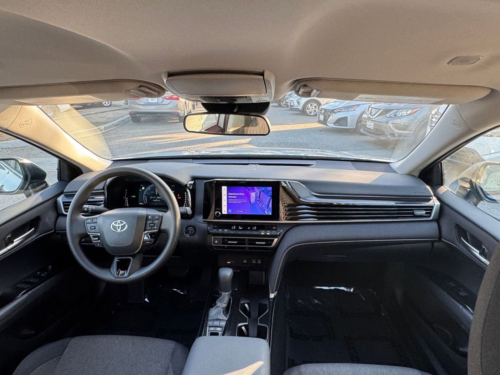 Thumbnail: 2025 Toyota Camry - 32