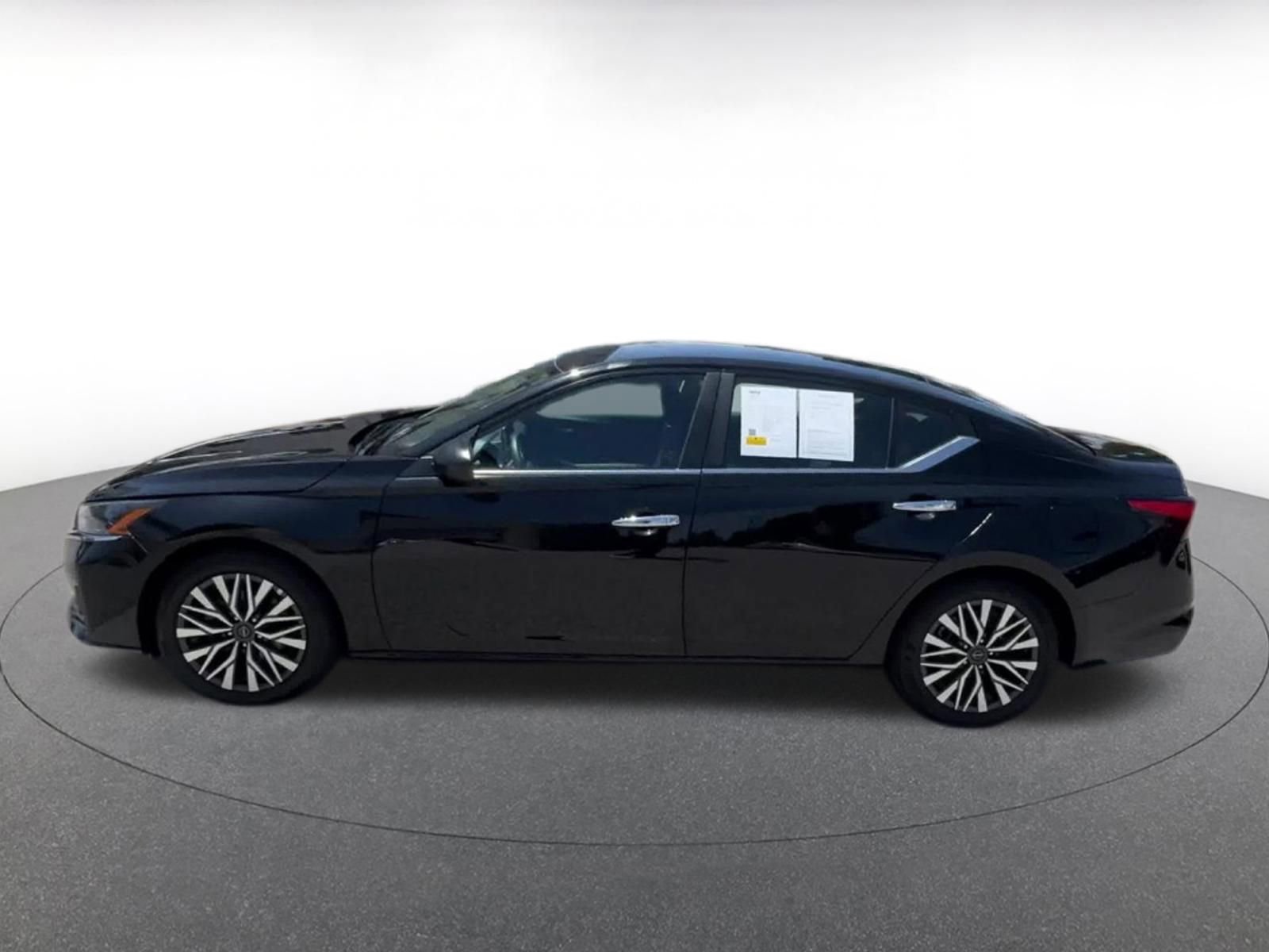 Thumbnail: 2025 Nissan Altima - 10