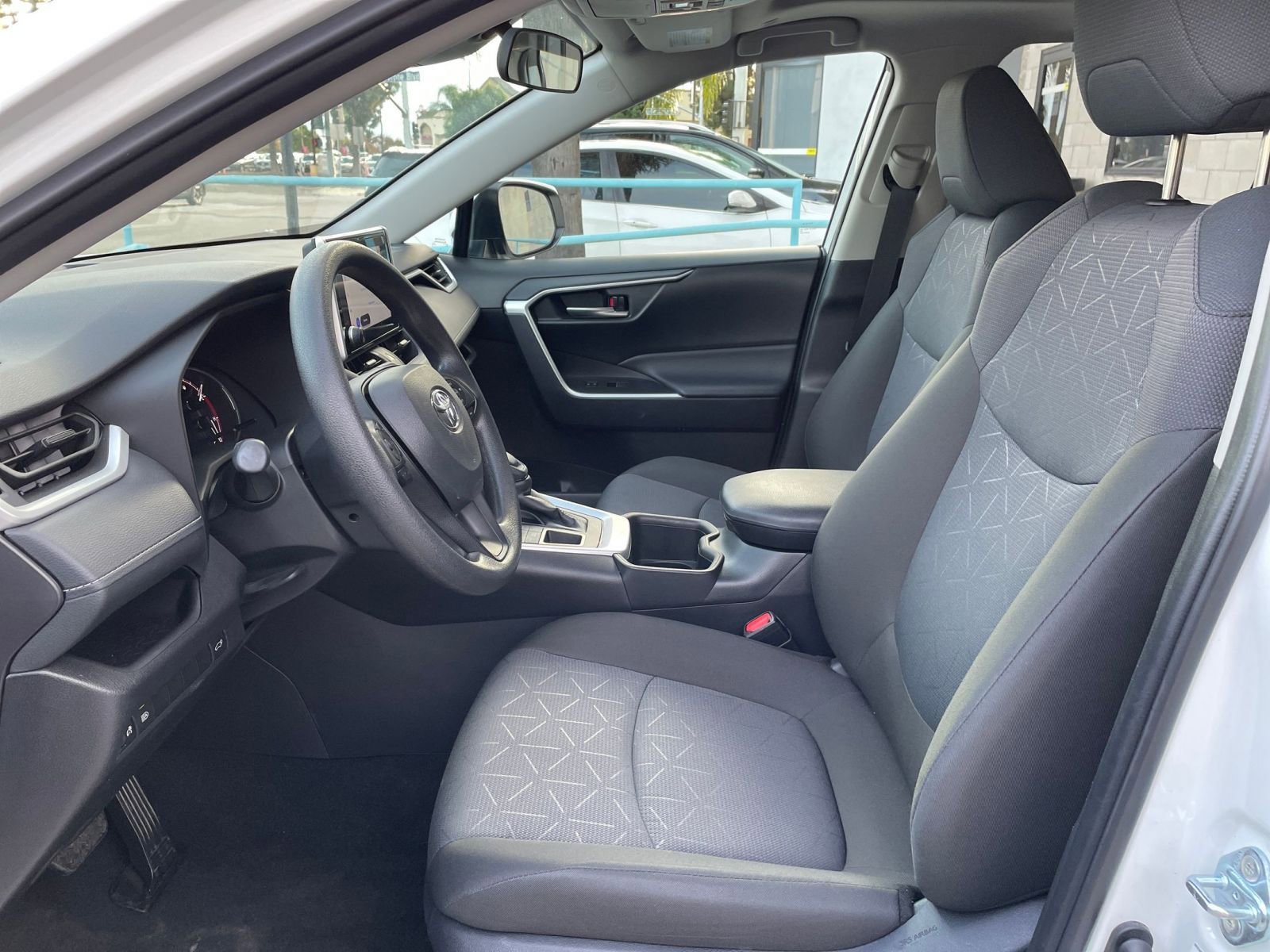 Thumbnail: 2025 Toyota RAV4 - 29