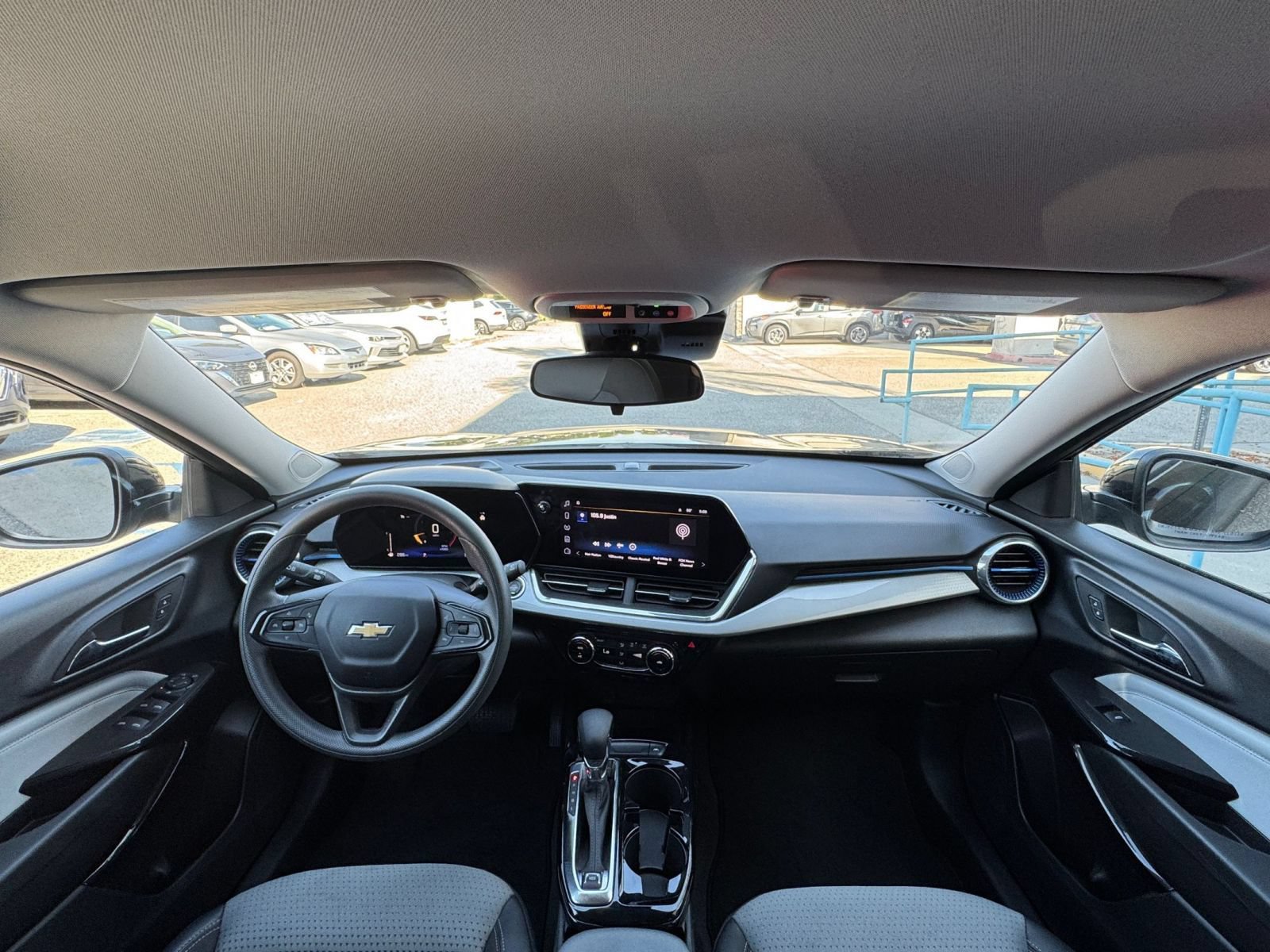 Thumbnail: 2025 Chevrolet Trax - 28