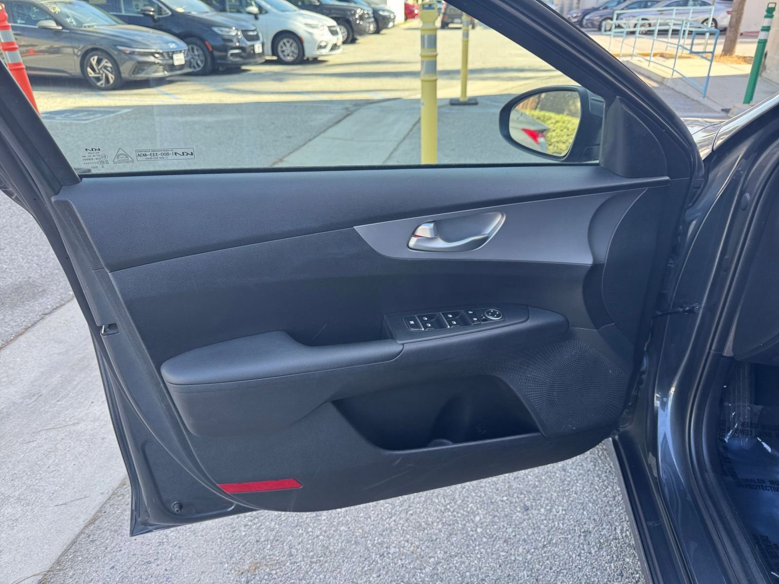 Thumbnail: 2023 Kia Forte - 20