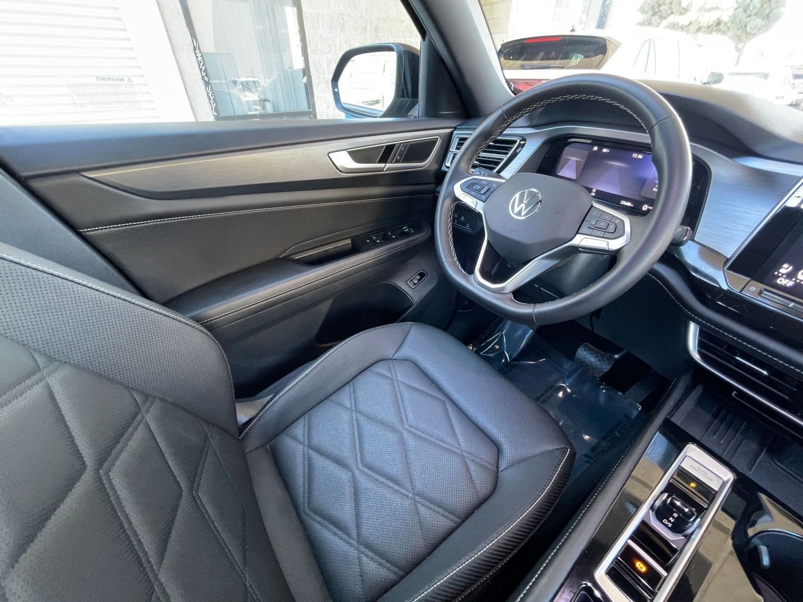 Thumbnail: 2025 Volkswagen Atlas - 34