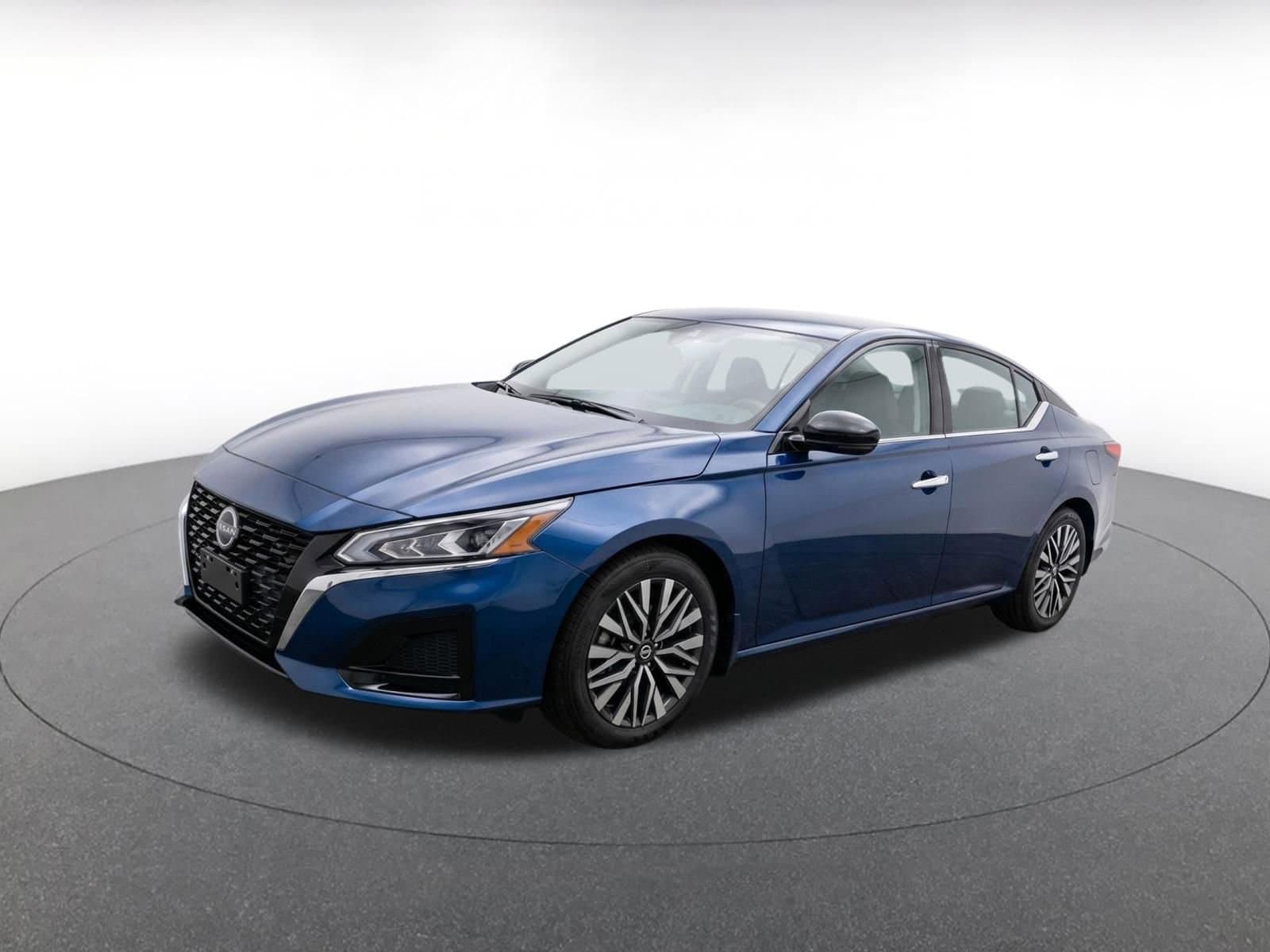 Thumbnail: 2025 Nissan Altima - 3