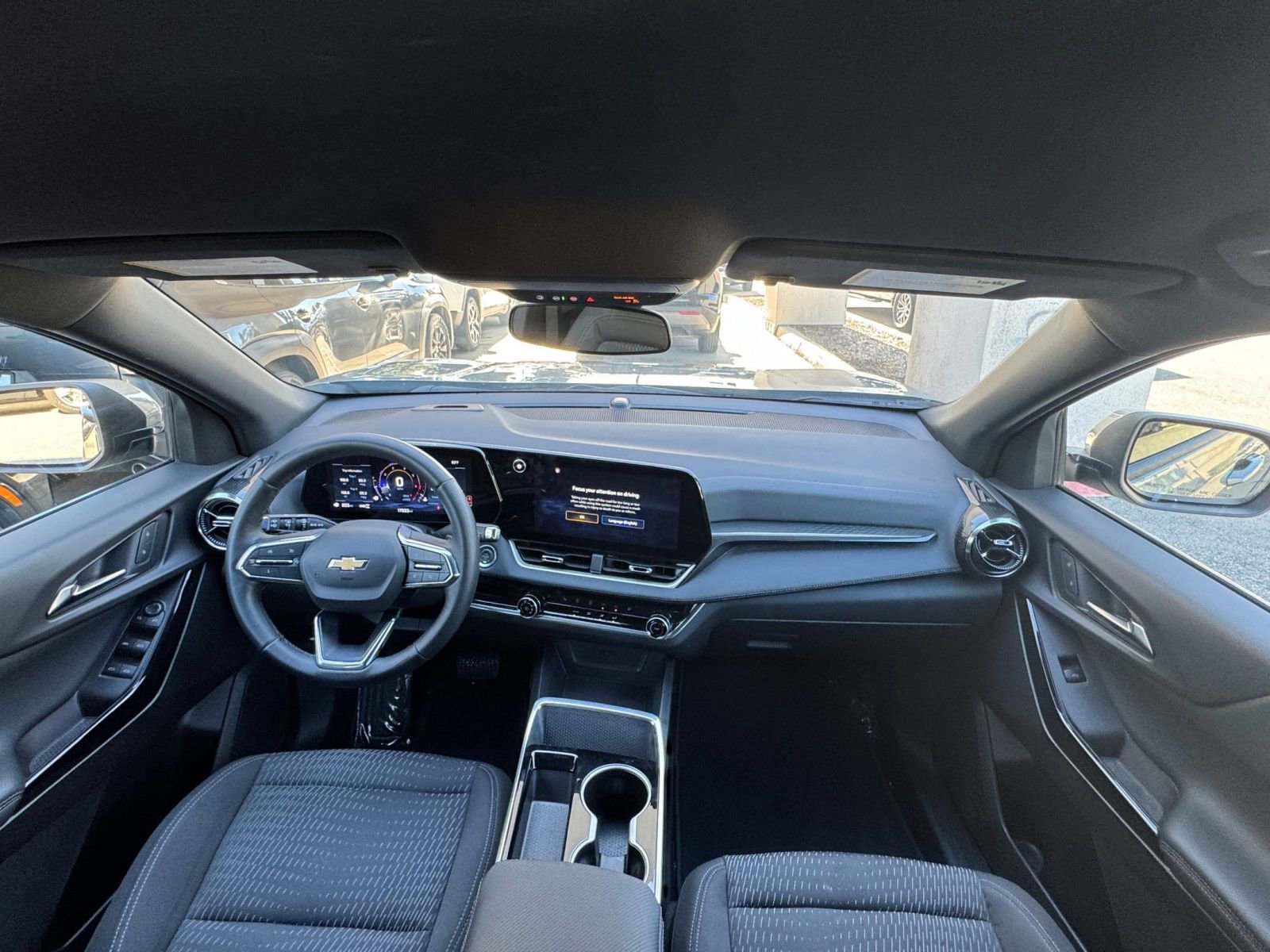 Thumbnail: 2025 Chevrolet Equinox - 32