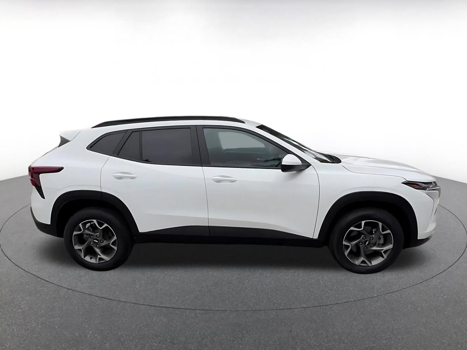 Thumbnail: 2025 Chevrolet Trax - 16
