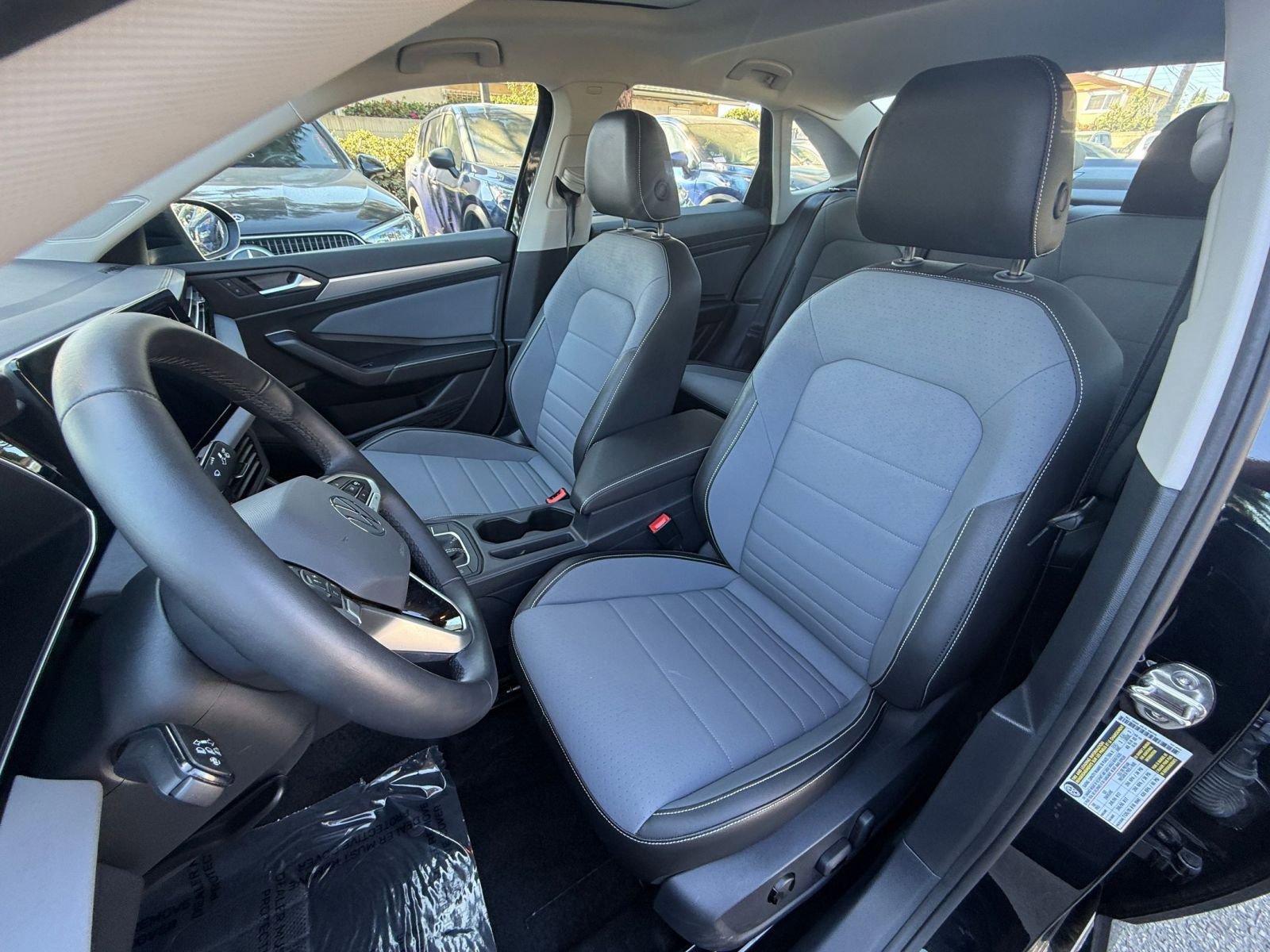 Thumbnail: 2025 Volkswagen Jetta - 32