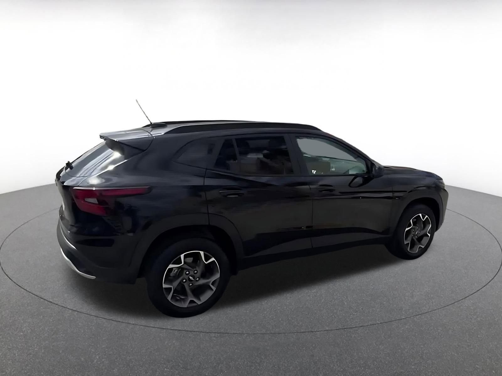 Thumbnail: 2025 Chevrolet Trax - 14