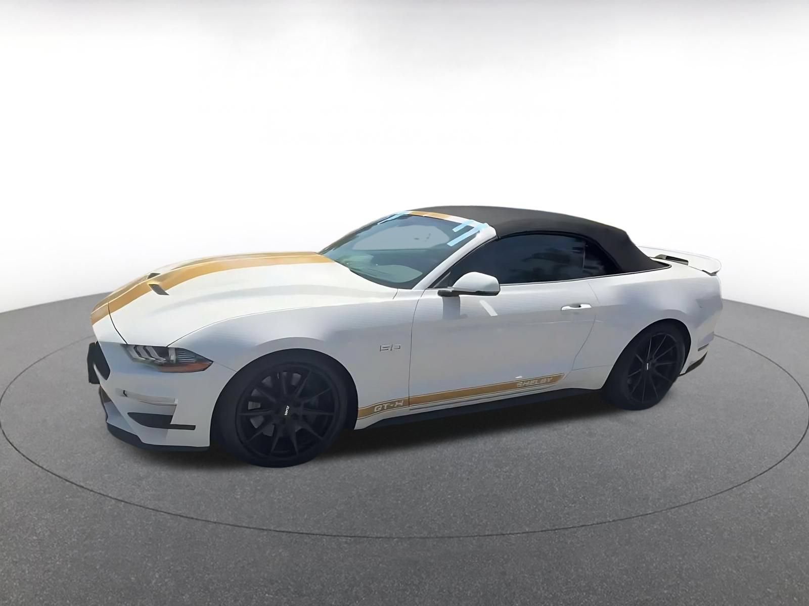 Thumbnail: 2022 Ford Mustang - 7