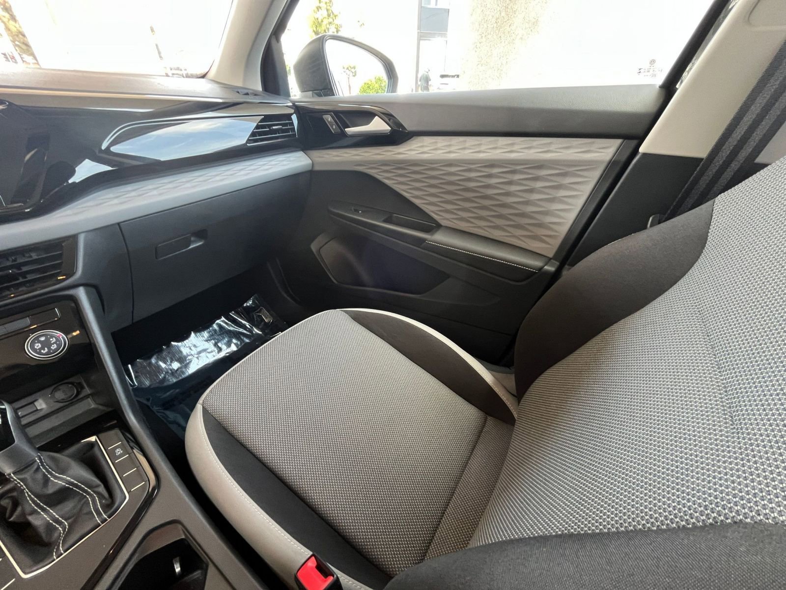 2024 Volkswagen Taos S 35