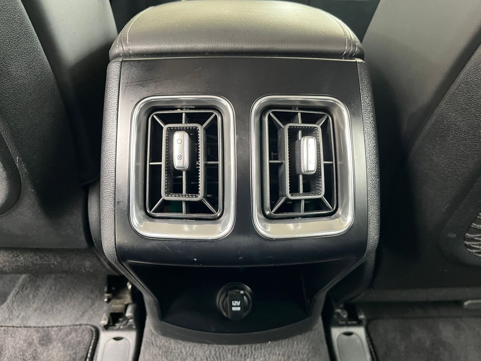 2024 Kia Sorento S 25