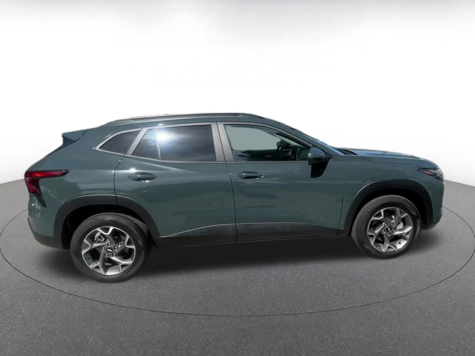 Thumbnail: 2025 Chevrolet Trax - 16