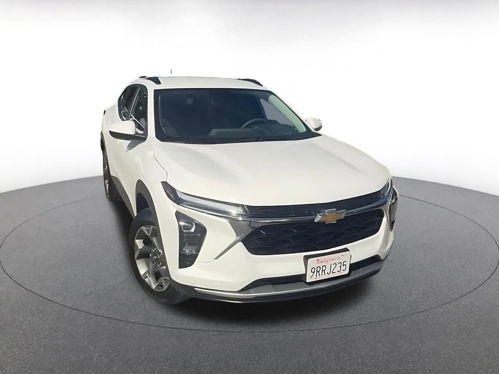 Thumbnail: 2025 Chevrolet Trax - 2