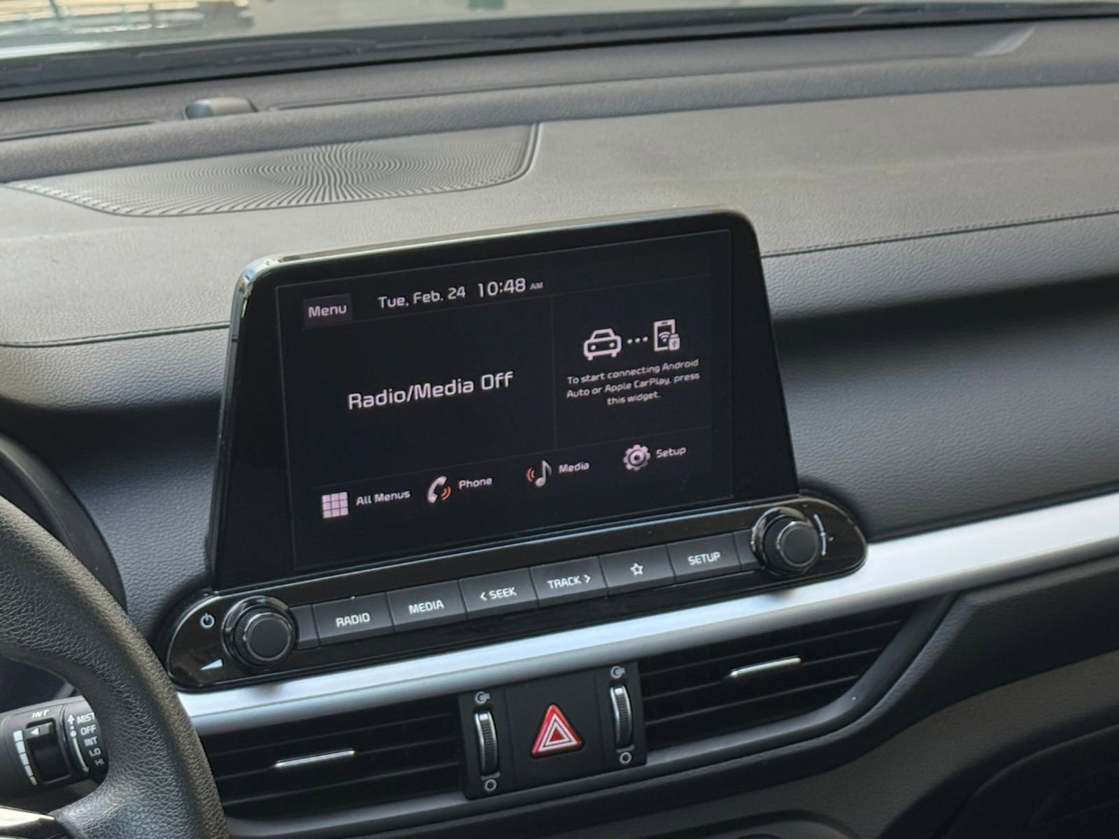 Thumbnail: 2024 Kia Forte - 17