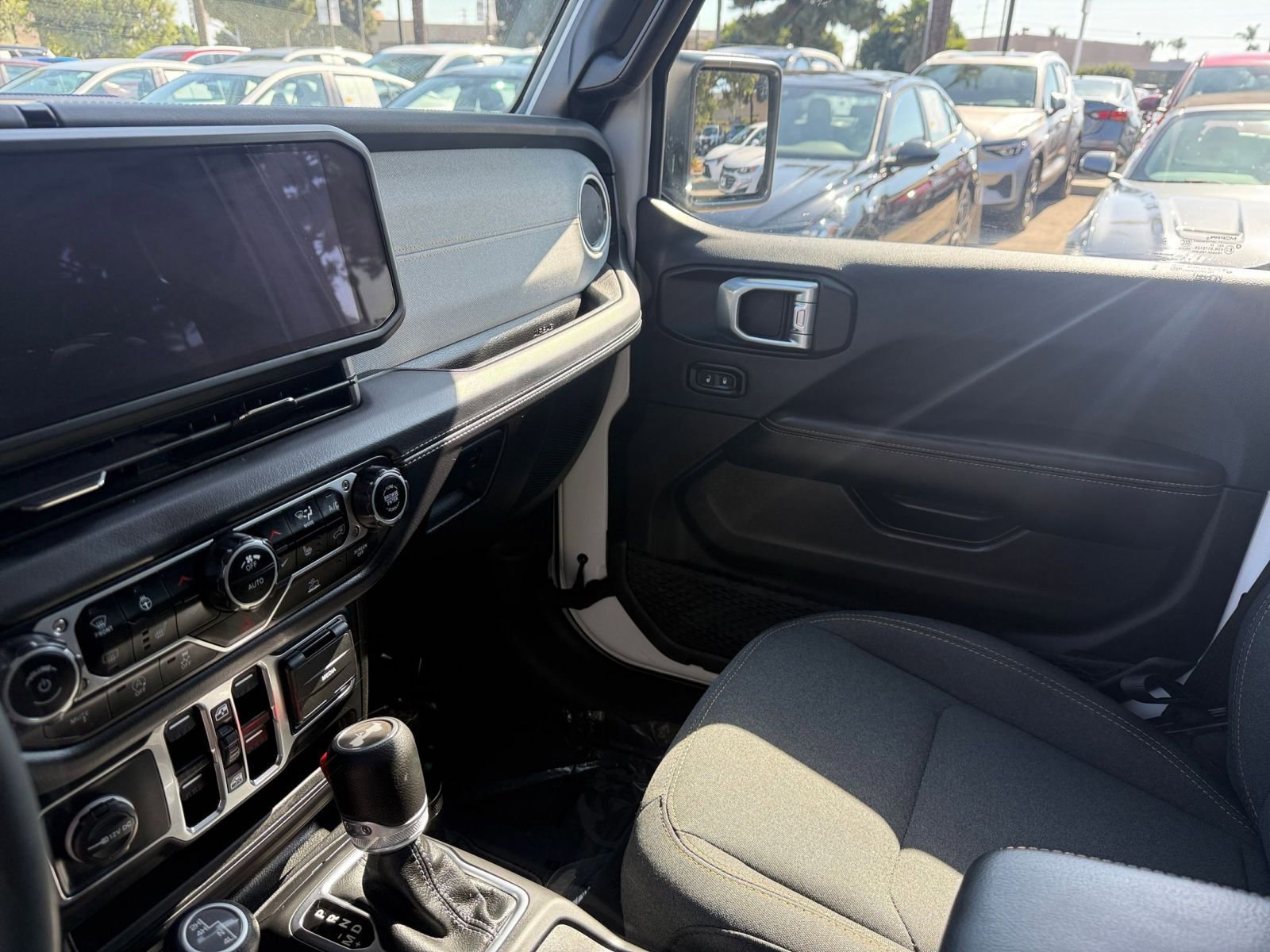 Thumbnail: 2025 Jeep Wrangler - 31