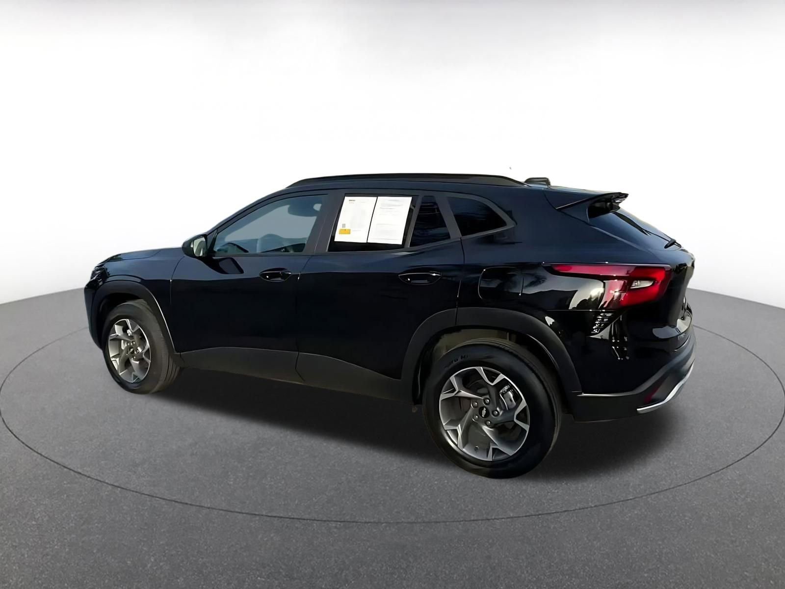 Thumbnail: 2025 Chevrolet Trax - 10