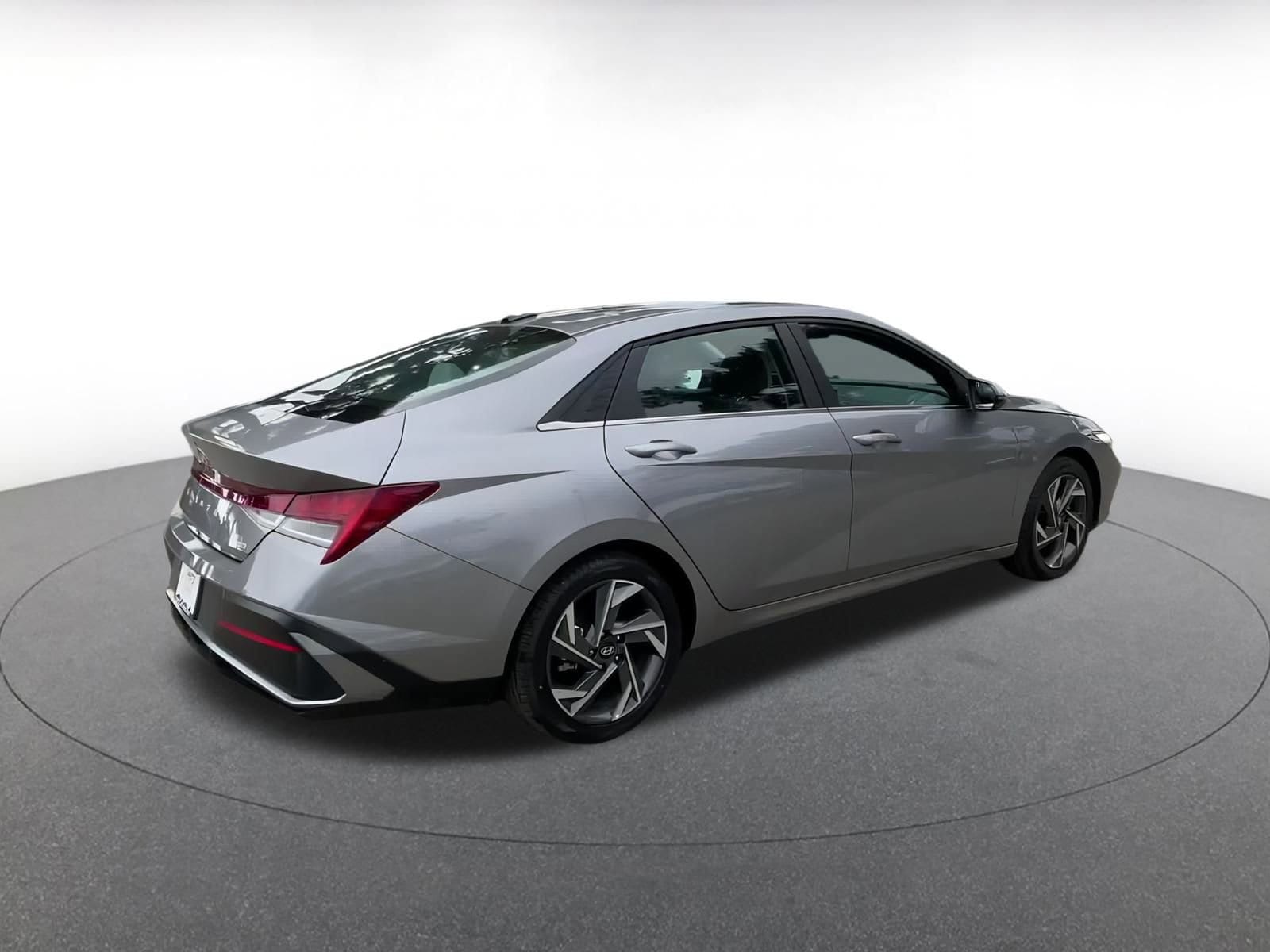 Thumbnail: 2025 Hyundai Elantra - 15