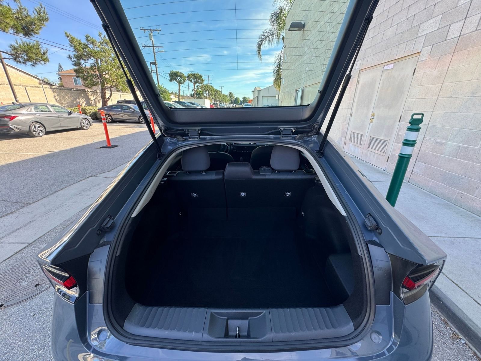 Thumbnail: 2025 Toyota Prius - 30