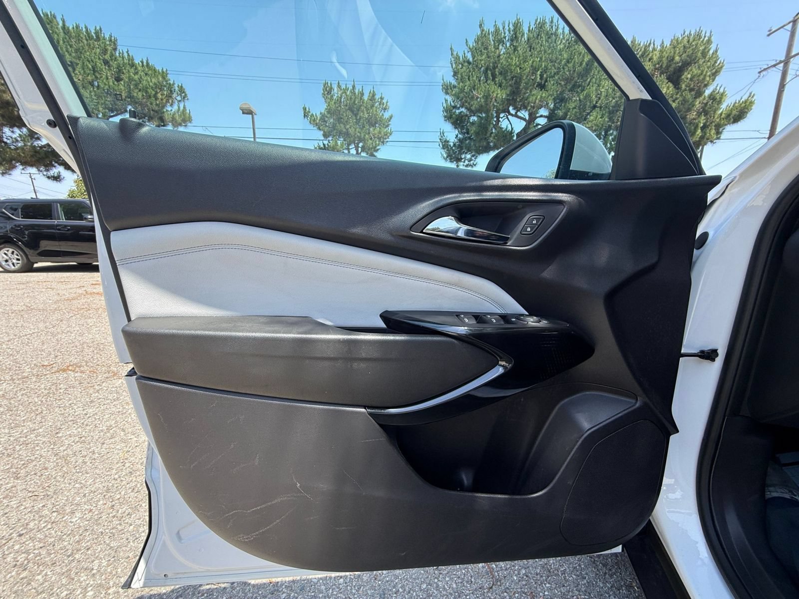 Thumbnail: 2025 Chevrolet Trax - 18